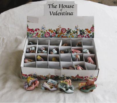 House of Valentina Box of 21 Mum Shoe Ornament 4 Designs F057