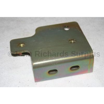 Land Rover L/H seat belt bracket RRC3339