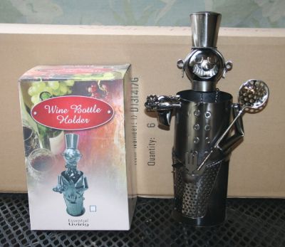 Metal Sculpture Wine Bottle Holder Chef with Chicken