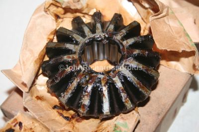 Land Rover Differential Bevel Gear 599943
