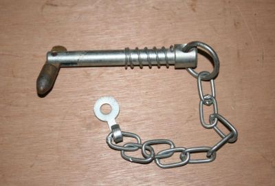 Trailer Leg Pin with Safety Chain M2060021